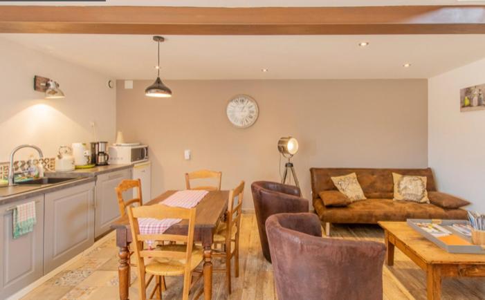 Au Petit Bonheur Chez Bambina Hotell Leynes Eksteriør bilde