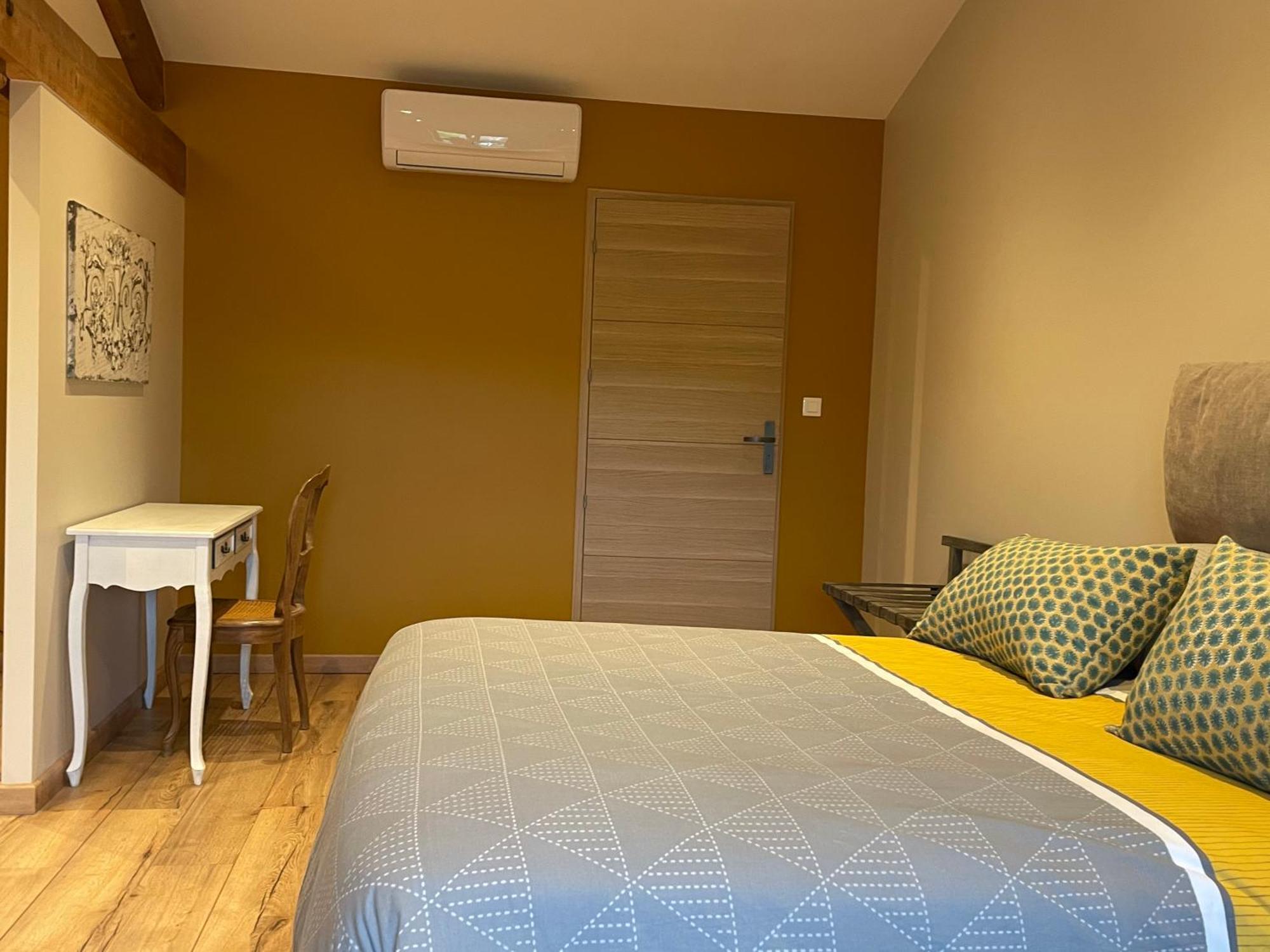 Au Petit Bonheur Chez Bambina Hotell Leynes Eksteriør bilde